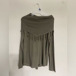 - Women’s green style and Company, top size‎ small sea description